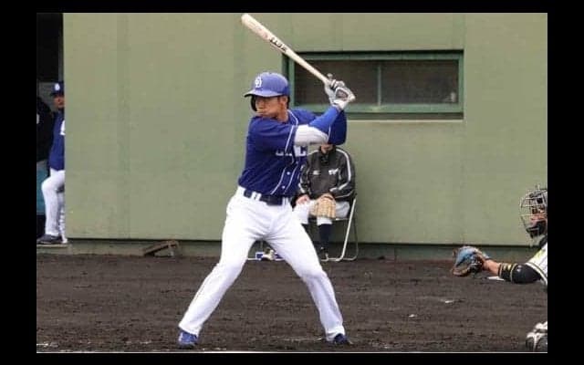 中日根尾、プロ初打席は3球三振　デビューに甲子園大歓声、守備では併殺完成
