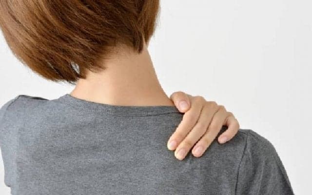 慢性的な肩コリ…実は食生活に原因があった？！