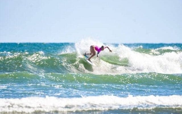 2020新競技・世界女子トップサーファーと男子ネクストジェネレーションサーファーが宮崎県日向市に集結!!『white buffalo HYUGA PRO』開催！