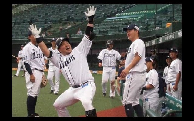 西武山川、紅白戦でド派手2ラン　内野席に「どすこい」披露、CSへ「1日1日大事に」