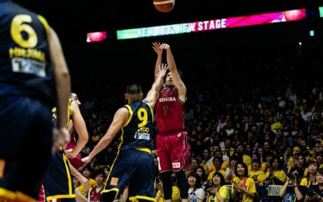 川崎ブレイブサンダースがタフなバスケットを展開して宇都宮ブレックスに快勝！