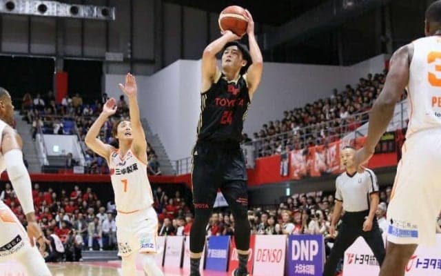 アルバルク東京が個人能力でもチームの完成度でも差を見せ付け、開幕戦で新潟撃破