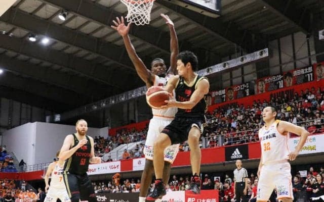 チーム力で上回ったアルバルク東京が新潟に逆転勝利、3連覇に向け上々のスタート