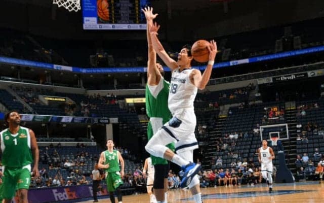 NBAでの2年目に挑む渡邊雄太、プレシーズンゲームで本契約に向けてアピール
