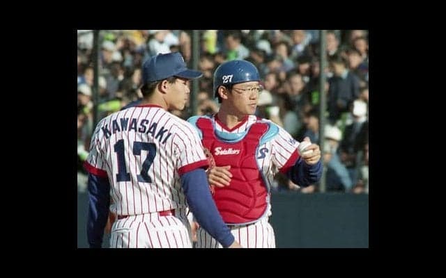 古田敦也が西武戦で絶妙な判断。クロスプレーに右足ブロックで構えた