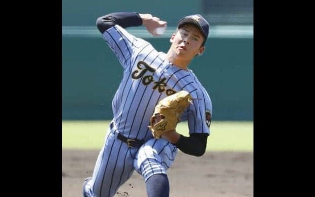 ハマスタのバックスクリーンに叩き込んだ二刀流   遠藤成（東海大相模高）【時は来た！ドラフト指名を待つ男たち 高校生編】