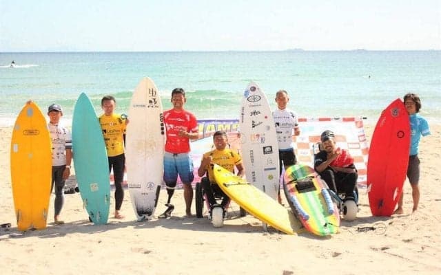 国内初！アダプティブサーフィンをプロの大会で開催！障がいを乗り越えての波乗りに拍手喝采