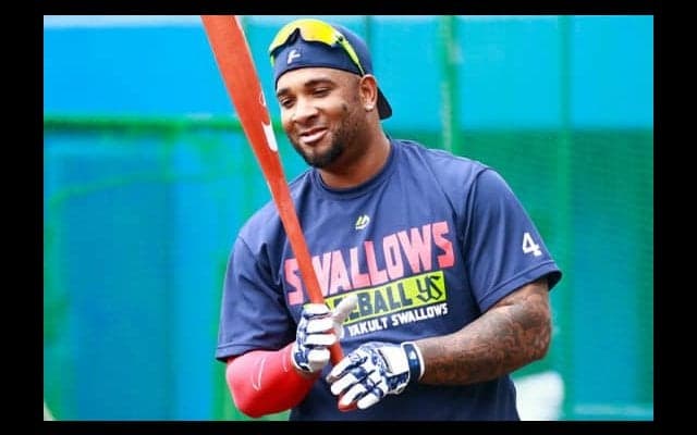 「孫悟空のように強そう」!?　燕バレンティンの金髪ニューヘアーをファン“絶賛”