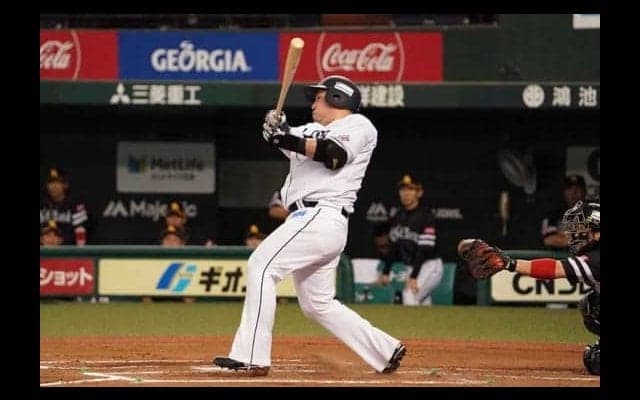 西武山川、やっと出たCS1号！　ベンチ前で“初どすこい”「うまく打てた」