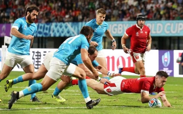ウェールズ、最後まで粘るウルグアイを35－13で振り切りプールDを1位通過！　