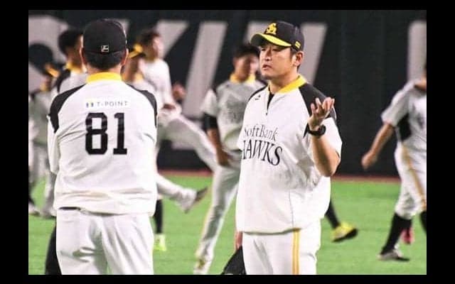 鷹倉野投手コーチ「第2先発の考えはない」　巨人との頂上決戦は「繋いで、繋いで」