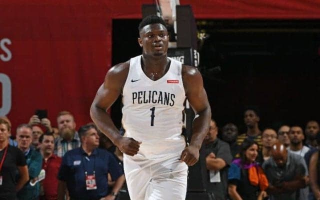 全米が注目する大型新人ザイオン・ウィリアムソン、右膝半月板を痛めて長期離脱へ