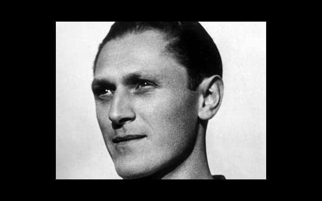 酔っ払いながらゴール。ペレよりも多く5000得点した破格のストライカー