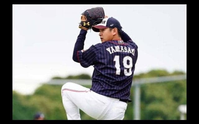 「また居るぅ～変顔おじさん」　DeNA山崎が公開“豪華ロッカー写真”、常連にファン爆笑