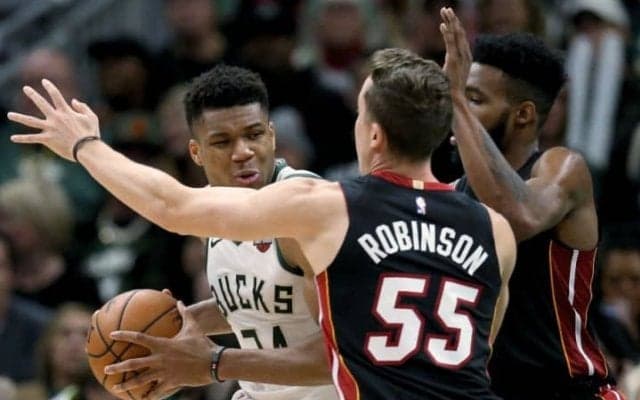 絶好調のアデトクンボがまさかの退場、ホーム開幕のバックスがヒートに痛恨の敗戦