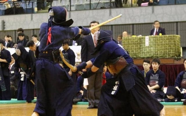 接戦制しベスト４　新体制へ弾みつける／全日本学生優勝大会