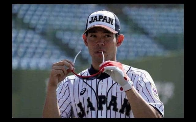 打者は豪快バット投げも…　西武秋山の「第1回プレミア12」韓国戦での好捕に再脚光