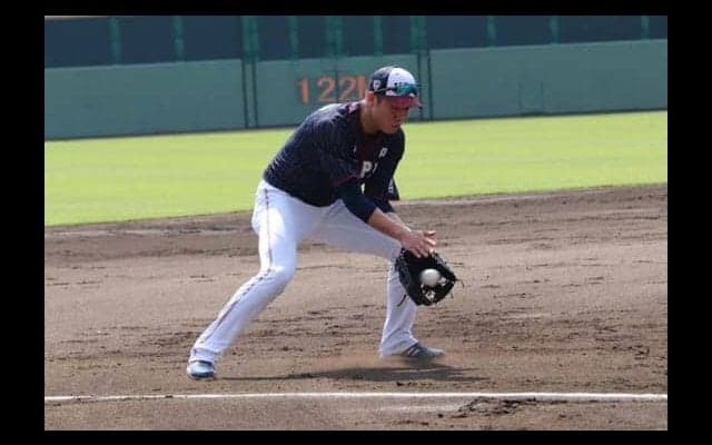 坂本勇にサード起用プラン　沖縄合宿スタート、シートノックで松田宣と三塁守る