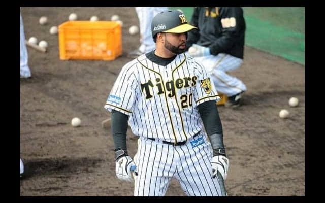 元阪神ロサリオ、ドミニカWLで初ホームラン！　9回の第6打席でバックスクリーンへソロ