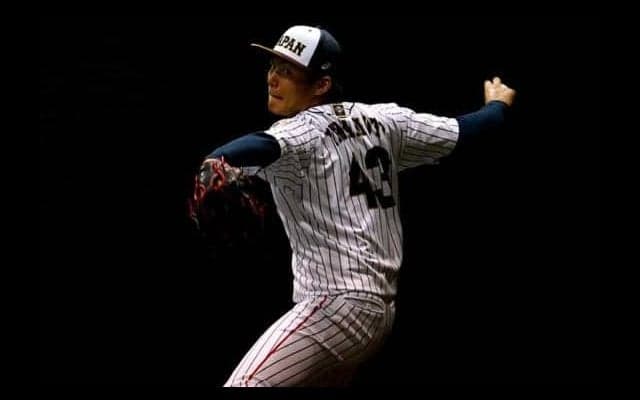 侍Jオリ山本がブルペン投球　稲葉監督と建山投手コーチが観察「相変わらず力強い」