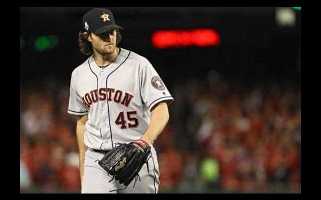 【MLB】WS第5戦で胸露出の女性が無期限出入り禁止も…ファン撤回要求「入場許可を」