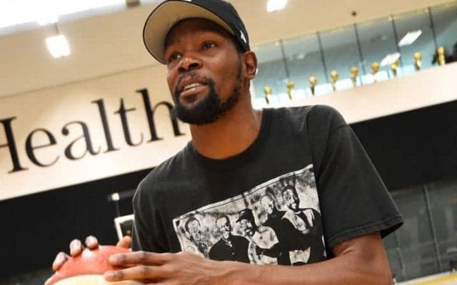 盟友イバカの番組に出演したケビン・デュラント「バルセロナでプレーしてみたい」