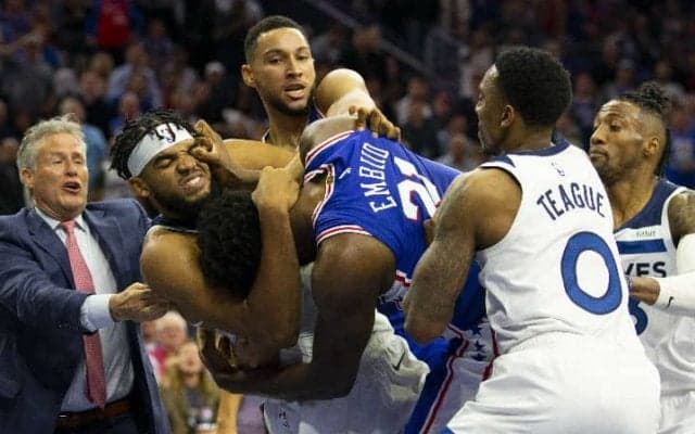 乱闘のジョエル・エンビードとカール・アンソニー・タウンズが2試合の出場停止