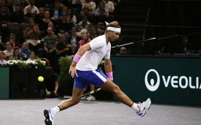 ナダルの機転を利かせたプレーに観客も大興奮。「ネットでの股抜きショットなんて見たことがない」