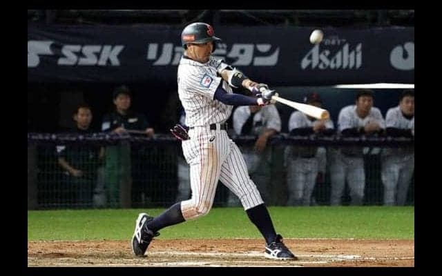 【プレミア12】侍ジャパンが逆転！　菊池の同点打、鈴木の逆転打で試合をひっくり返す