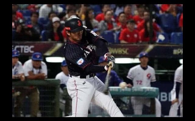 【プレミア12】侍J鈴木が4番の仕事　2戦連発含む4打点、稲葉監督も絶賛「予想通りの活躍」