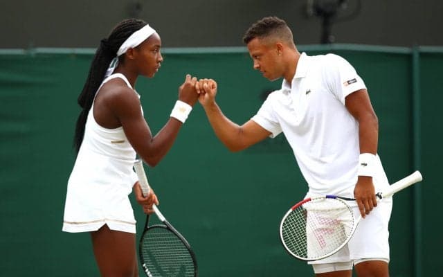 「神戸チャレンジャー」参加の選手たちが六甲山頂の景色を満喫