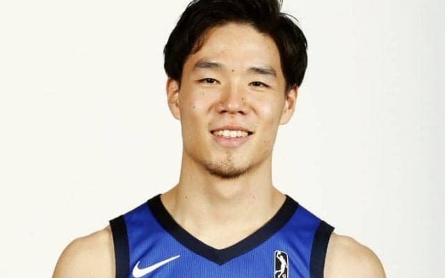 アメリカ挑戦の馬場雄大がGリーグ開幕戦でデビュー、渡邊雄太と同時にコートに