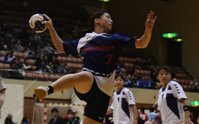 【ハンドボール部女子】　富士大に２４ー２２で勝利し、全日本インカレ創部初のベスト８進出！