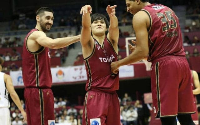 最後まで苦戦を強いられるも、ビッグマントリオの長距離砲が火を噴いた川崎が連勝