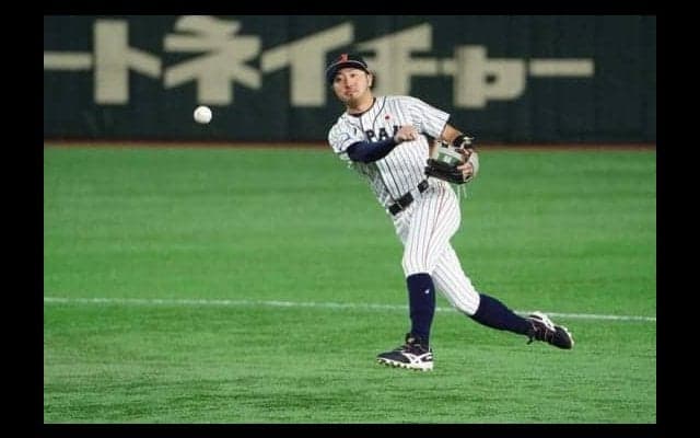 【プレミア12】侍ジャパン、菊池涼介は首の違和感で途中交代　メキシコ戦は「明日の様子見て」