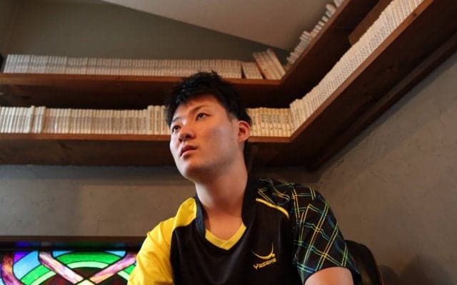 「牧師」か「卓球選手」か。 独創的なカットマン英田理志のキャリアを変えた塩野の一言とは？【前編】