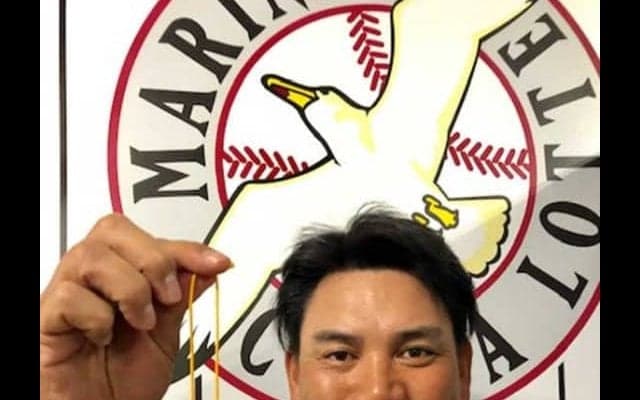 ロッテ、ドラ1佐々木を引き当てた井口監督の「GODHAND　お守り」販売