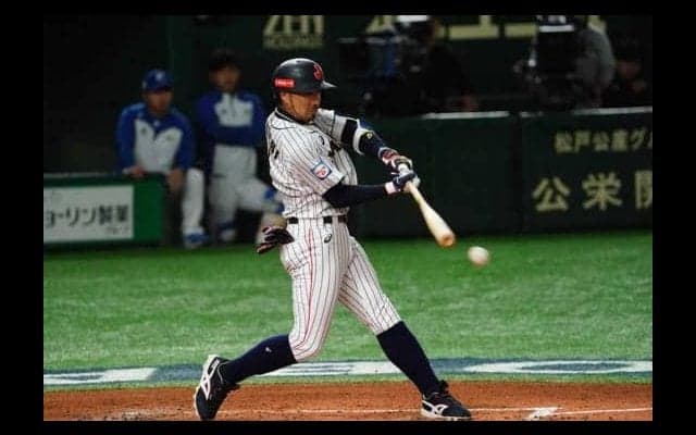 【プレミア12】侍ジャパンが宿敵韓国から先制点！　2回にスタメン復帰の菊池が先制打