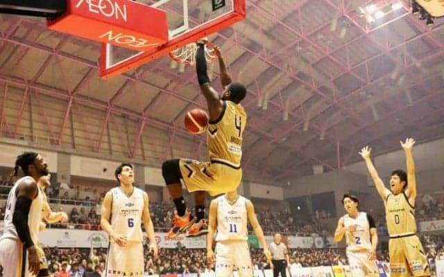 我慢比べに強い琉球ゴールデンキングス、勝負どころで集中力を高め滋賀に競り勝つ