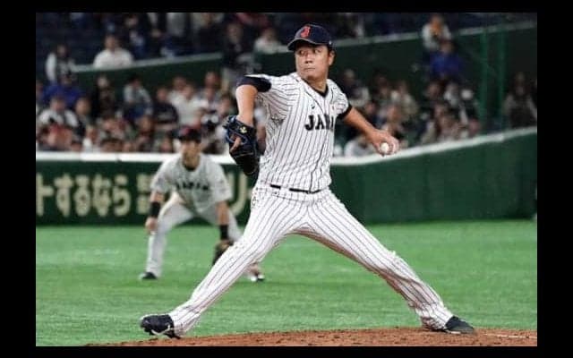 【プレミア12】侍J世界一“集合”写真もファン視線は…「お笑い担当の大野さん」