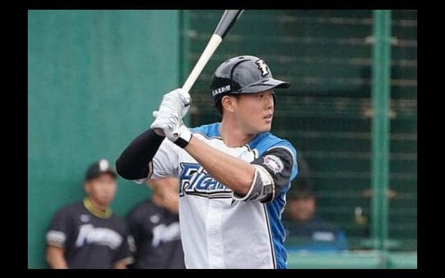 日本ハムが戦力外の高浜、高山と育成契約、背番号は高浜「162」、高山「148」