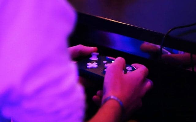 【eスポーツ選手向けセルフケア動画コラム#16】目の疲れ・まぶたの痙攣に効く顔面のツボ「四白（シハク）」