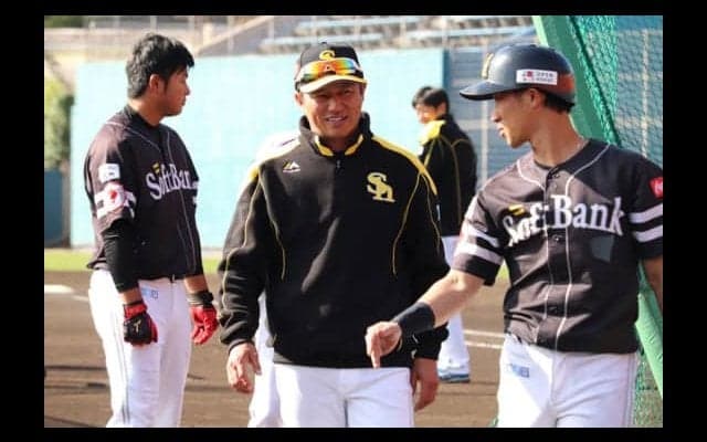 楽天監督から鷹1軍コーチに就任　平石コーチの目指す姿と感じるホークスの違い