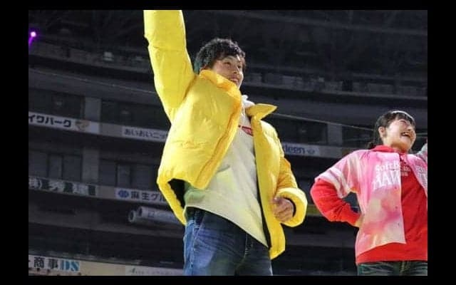 鷹・周東、侍ジャパンより「緊張した…」　ファンフェスでファッションショー初挑戦