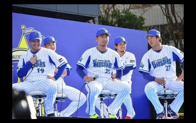 DeNA今季“名場面”の舞台裏　エスコバーが覚えた新日本語、上茶谷は今永に“タメ口”