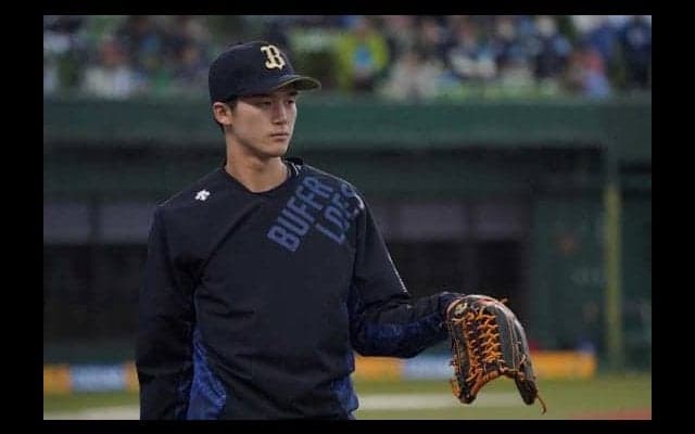 WL参加中のオリ富山が豪州の路上で相撲を取る!?　同僚・佐野が“珍動画”公開