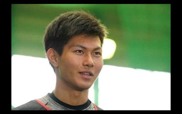 ロッテ藤原には「雨が似合う」-　“イケメンスーツ姿”に水玉傘のギャップが反響