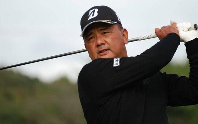 シニアツアーで活躍する代表取締役プロゴルファー・寺西明の正確なストロークを身に付けるドリル