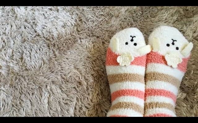 手足が冷えているのに足汗がひどい。自律神経の乱れと姿勢が関係？！