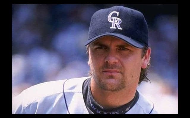 暴投に対抗してヘルメットを逆向きに…　97年球宴での“迷勝負”にMLB公式が再脚光